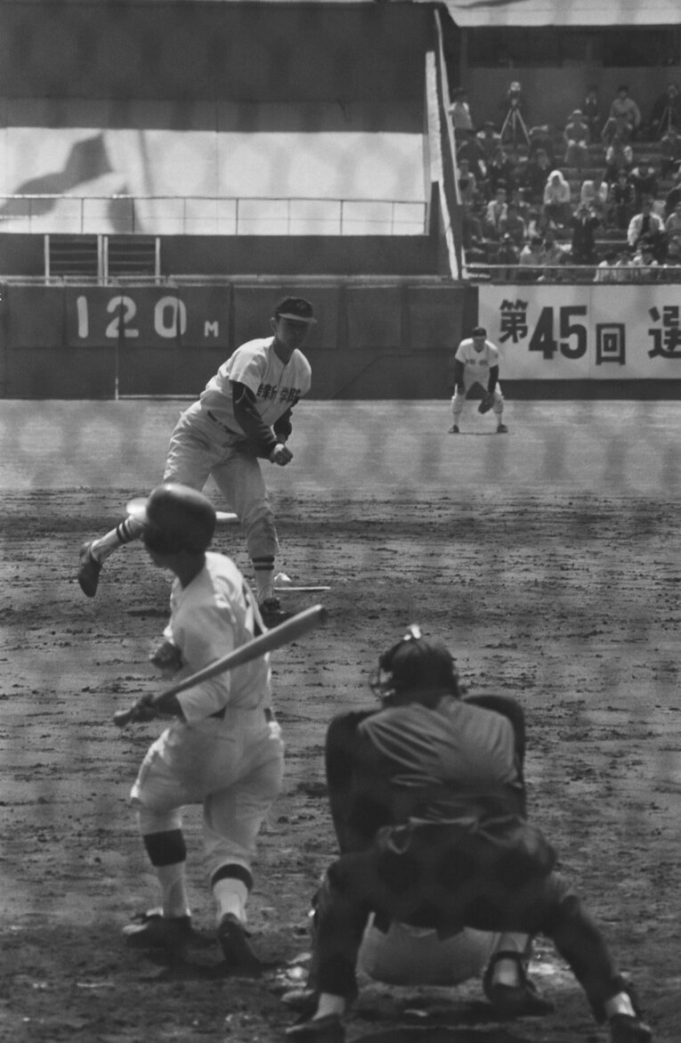 準決勝で広島商打線と対峙する江川卓　©JIJI PRESS