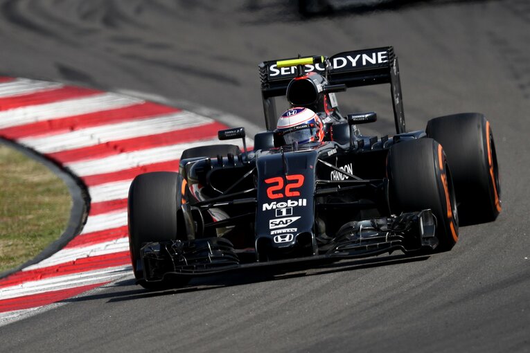 2016年マレーシアGP、マクラーレン・ホンダ時代のバトンの走り　photograph by Getty Images