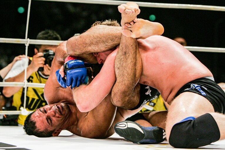 2006年8月のPRIDE無差別級グランプリ準決勝。PRIDE史上に残る名勝負として語り継がれるジョシュ・バーネットとの寝技対決