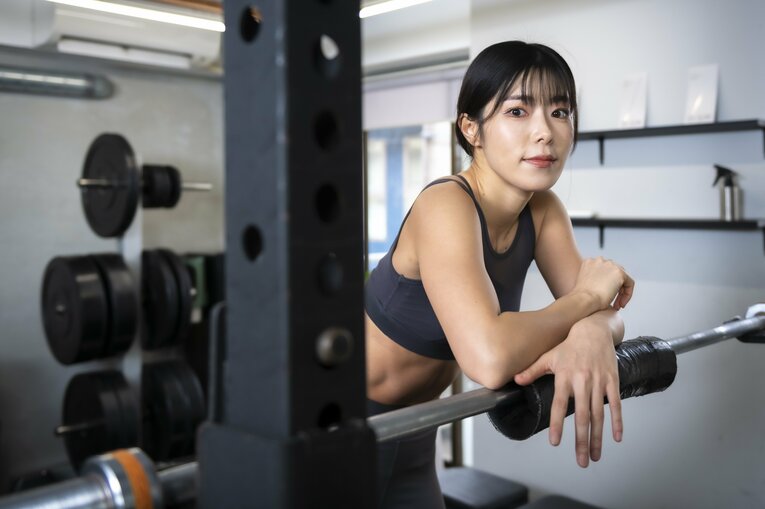 「ジョジョ立ち写真」に19万いいね…とももともも25歳に聞く撮影のウラ側「コスプレにも肉体美が求められている」《特別グラビア》(42)