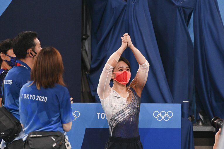 子役の芸能活動も体操のため　村上茉愛が女子個人初のメダルを獲るまで「リオから昨日まで泣きつくしたというくらい泣きました」(10)