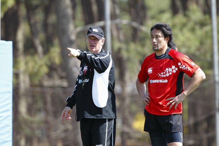 ジョン・カーワンHC、大野均（2011年）　©︎Tamon Matsuzono