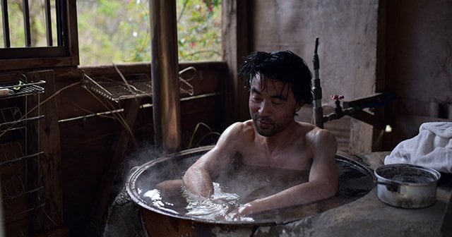 “ヤバい登山”は何歳まで出来る? 52歳サバイバル登山家は“隠居”へ「ギリギリ失敗した山が一番面白いけどいつか死ぬ」