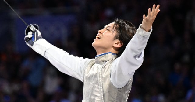 “現役慶大生の金メダリスト”飯村一輝20歳とは何者か？「試合前日にインスタライブ」「髪型をキメてパリへ」フェンシング“かきあげ王子”の令和な素顔（齋藤裕）