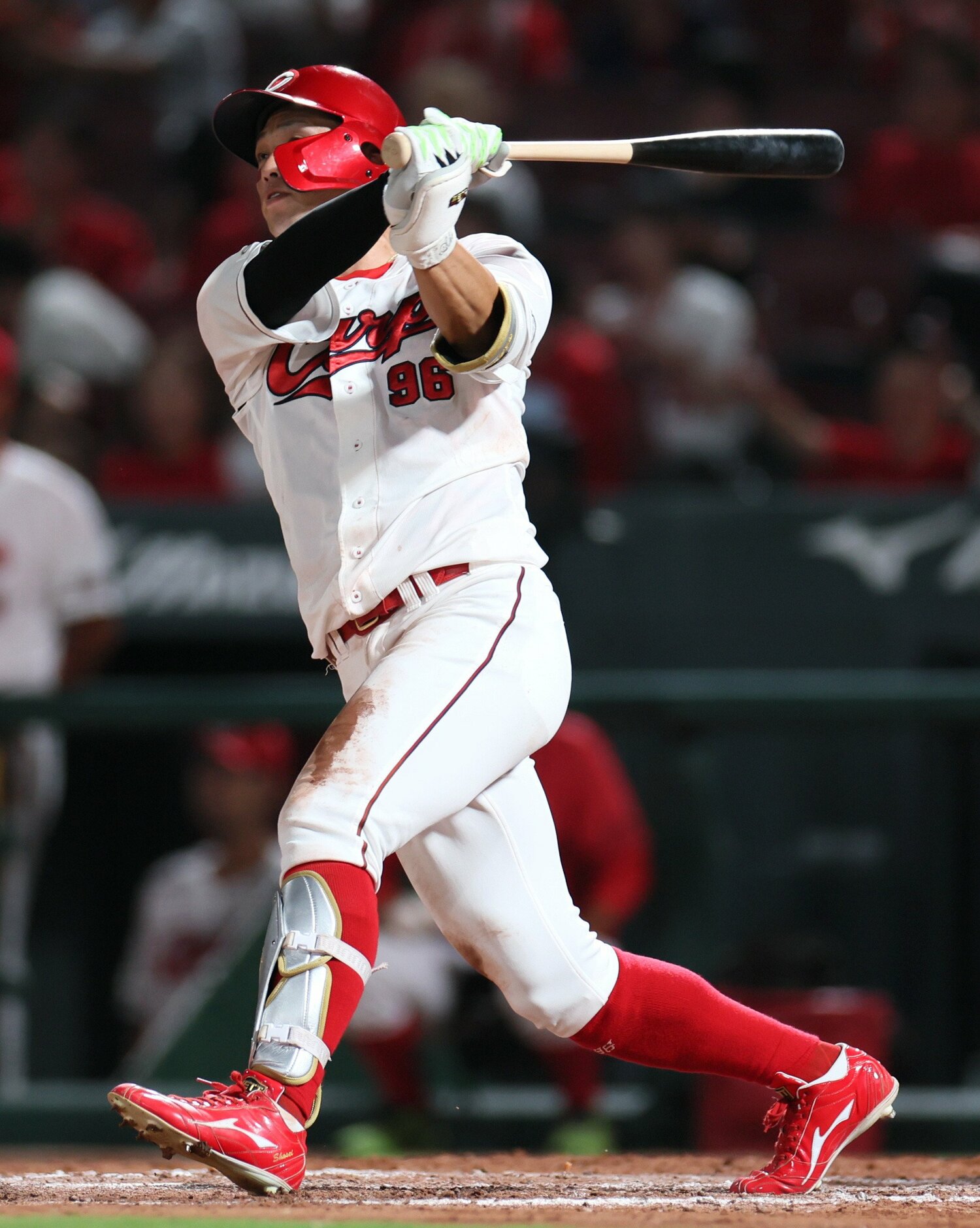 過去7シーズンで一軍でのホームランは2本。中村はようやく才能を開花させつつある ©JIJI PRESS