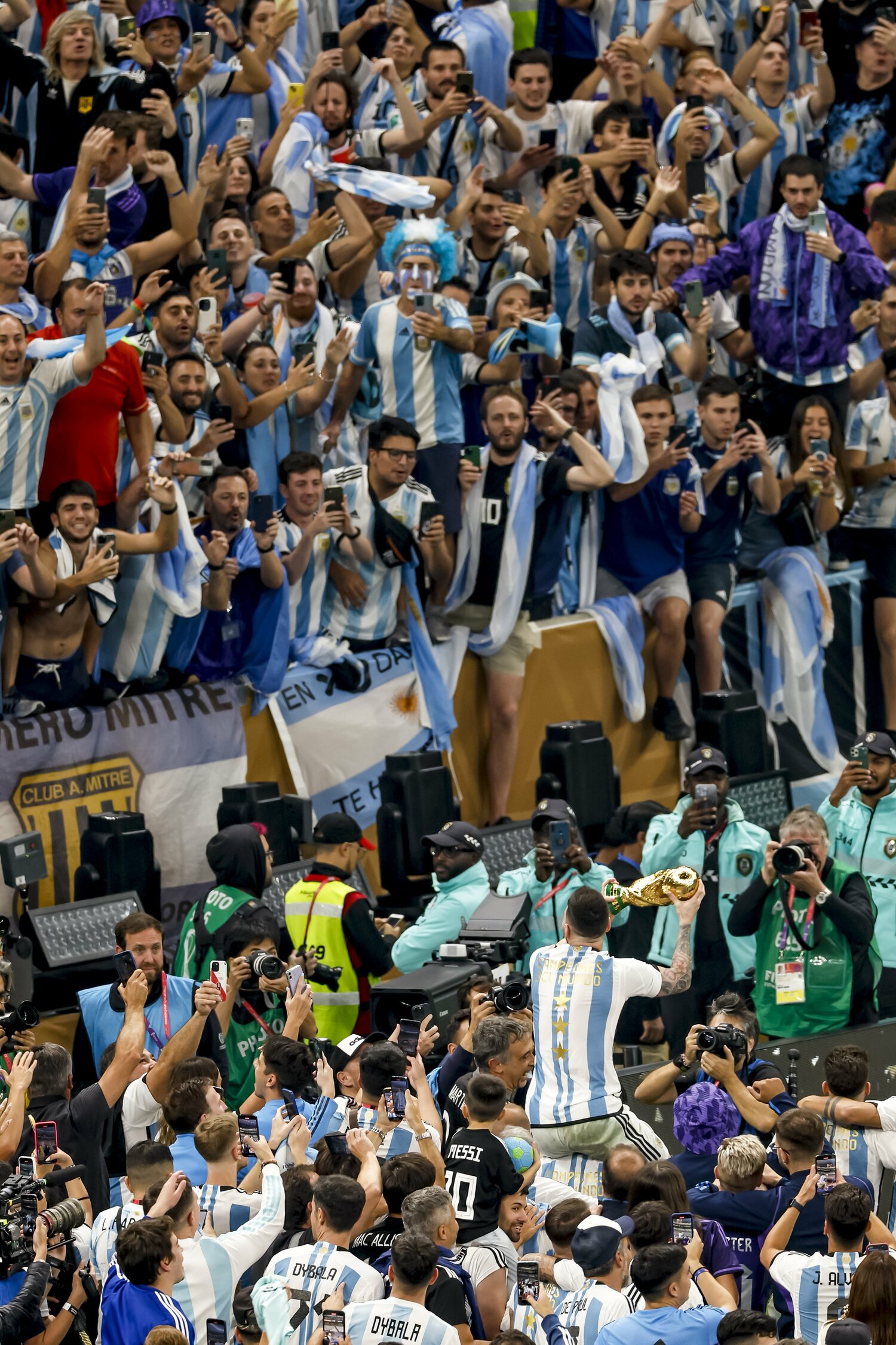 カタールW杯を制したメッシと熱狂のアルゼンチンサポーター　©Kiichi Matsumoto／JMPA
