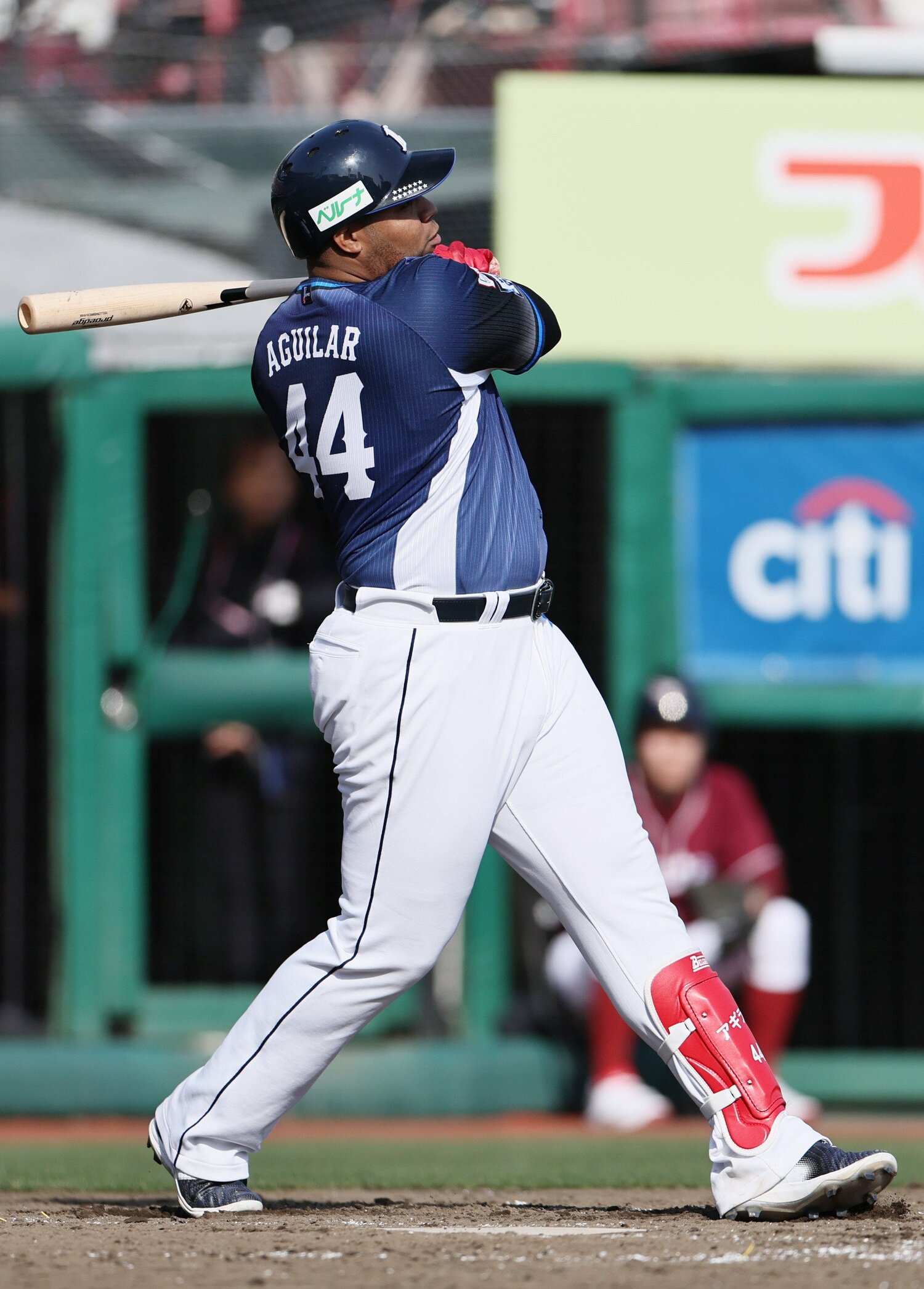 30日の楽天戦で勝ち越しタイムリーを放ったアギラー。メジャー通算114発の力を日本で見せられるか　©JIJI PRESS