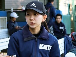 「高校時代はマネージャーでしたが」慶応大・女性チーフアナリストが笑顔で語る“やりがい”「主将だった兄に“野球経験がないのがいい”と」