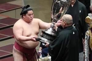 「修論が大変そうで…」初優勝した大栄翔27歳は“大学院生”　文武両道の関取にあえて聞いた「結婚願望は？」