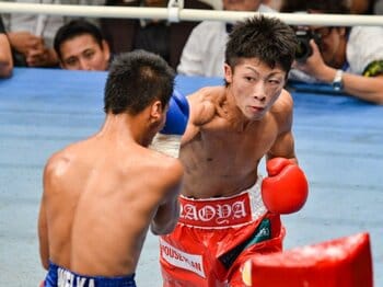 井上尚弥19歳のデビュー戦で受けた衝撃「精神面からして規格外」「助けられました」…レフェリー中村勝彦が語るもうひとつの『怪物に出会った日』＜Number Web＞ photograph by Hiroaki Yamaguchi