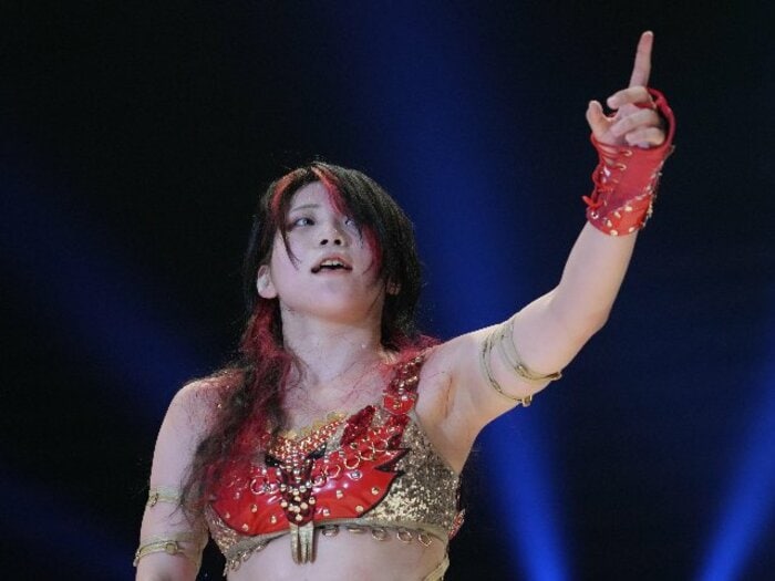 林下詩美“復活宣言”のウラで…新設発表「IWGP女子王座」と朱里が保持するスターダムの頂点「赤いベルト」はどちらが上なのか？＜Number Web＞ photograph by Essei Hara