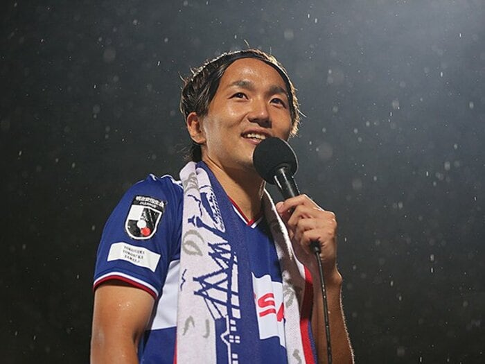 マリノスのアイドル天野純の旅立ち。ベルギー2部で英雄になり殻を破れ!<Number Web> photograph by J.LEAGUE