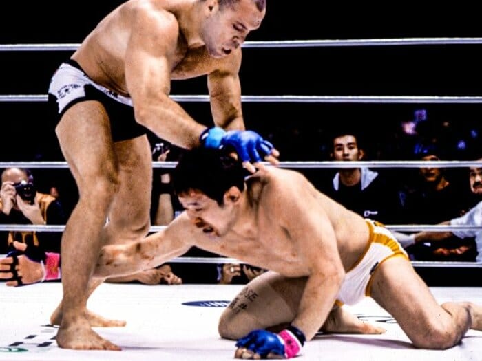 「見てはいけないものを見てしまった…」桜庭和志と“戦慄の膝小僧”ヴァンダレイ・シウバの凄惨マッチでカメラマンが抱いた罪悪感<Number Web> photograph by Susumu Nagao