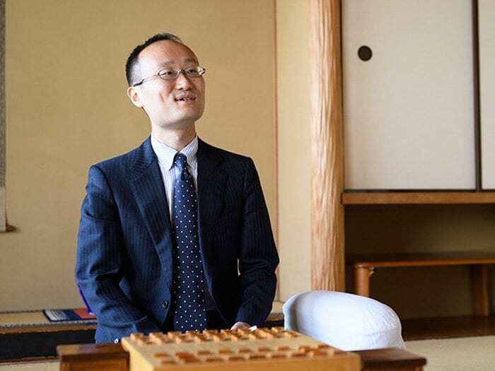 藤井聡太四段を渡辺明竜王はどう見る？「野球で言うと高卒1年目3割30本」＜Number Web＞ photograph by Asami Enomoto