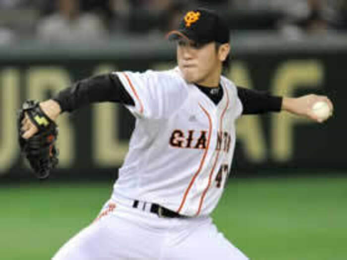 240万円の新人王候補。山口鉄也の成り上がり。＜Number Web＞ photograph by Hideki Sugiyama