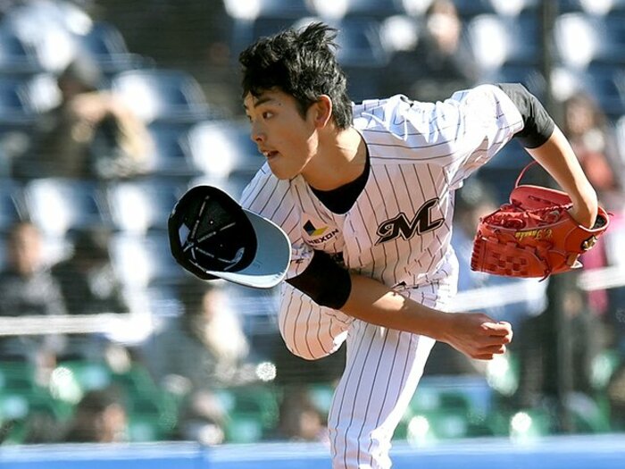 オープン戦初登板のロッテ・田中英祐。「脱・京大」のために必要なものは？＜Number Web＞ photograph by NIKKAN SPORTS