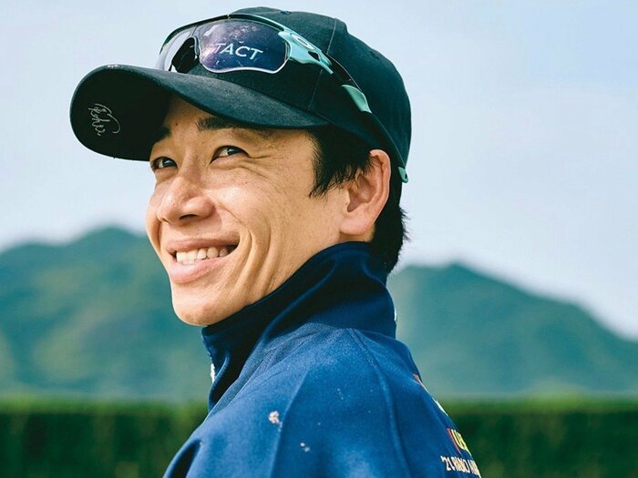 「ロブチェンはすごい低い走りをする。”猫科の動物”みたいなフォーム」松山弘平騎手が語る日本ダービーの勝算「うーん、僕はひらめき派だと思います」＜Number Web＞ photograph by Kiichi Matsumoto