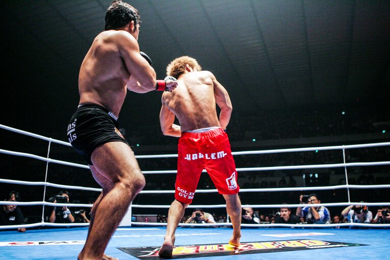 【アンケート5位】所英男vs.アレッシャンドリ・フランカ・ノゲイラ（2005年）©Susumu Nagao