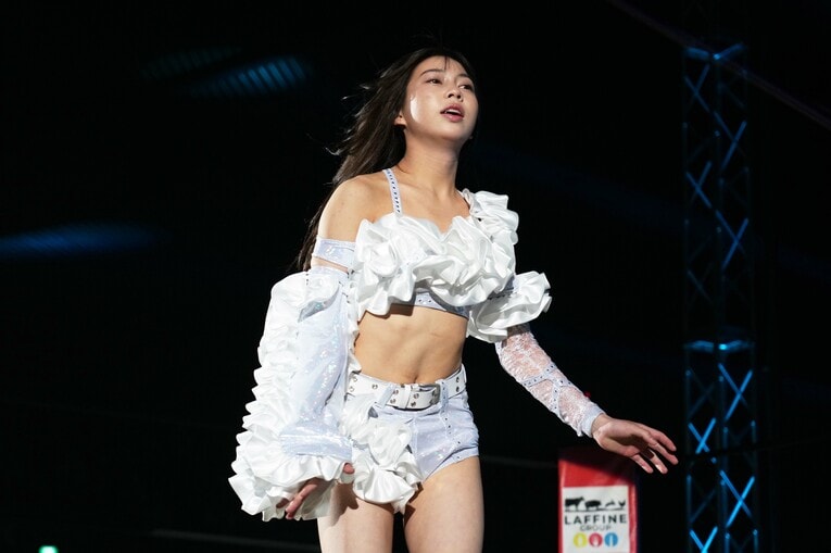 大向美智子の長女・心希。16歳の高校2年生はマリーゴールドのリングで5月24日、鮮烈なデビューを果たした　©Essei Hara