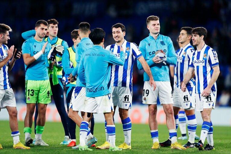 「TAKE 14」ユニ少年の期待に応えて…前髪イメチェン久保建英のW杯後ソシエダ初戦「ゴールへの気迫＋守備」を撮った〈写真多数〉(39)