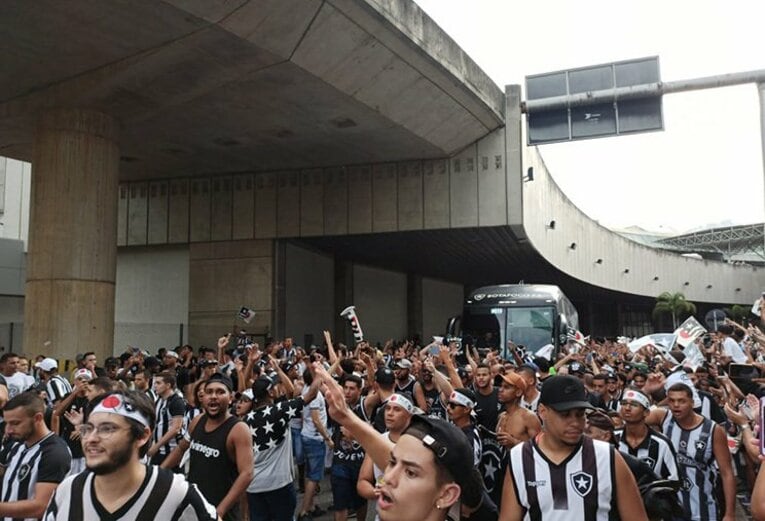 本田圭佑「見たことがない光景」ボタフォゴの熱烈歓迎、2つの理由。(9) ／ photograph by Hiroaki Sawada