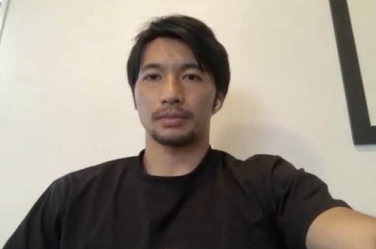 リモートでのインタビューに応じた柴崎