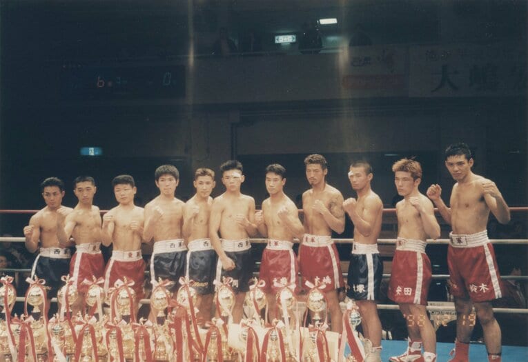 現役時代の大嶋宏成（右から4番目、本人提供）