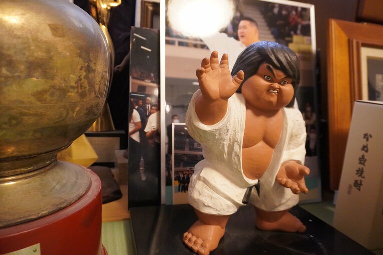 仁さんをモチーフに作られた人形も飾られていた