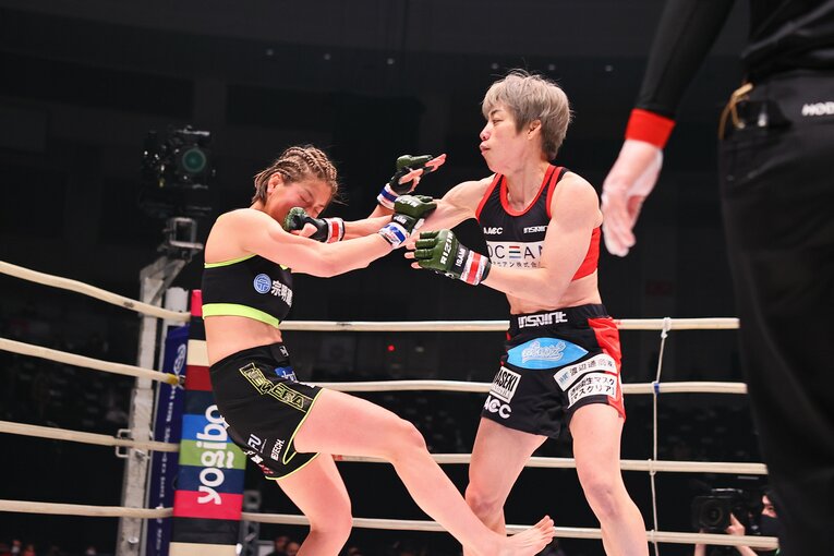 2021年3月、『RIZIN.27』でかつて完勝した浅倉カンナと再戦　©RIZIN FF