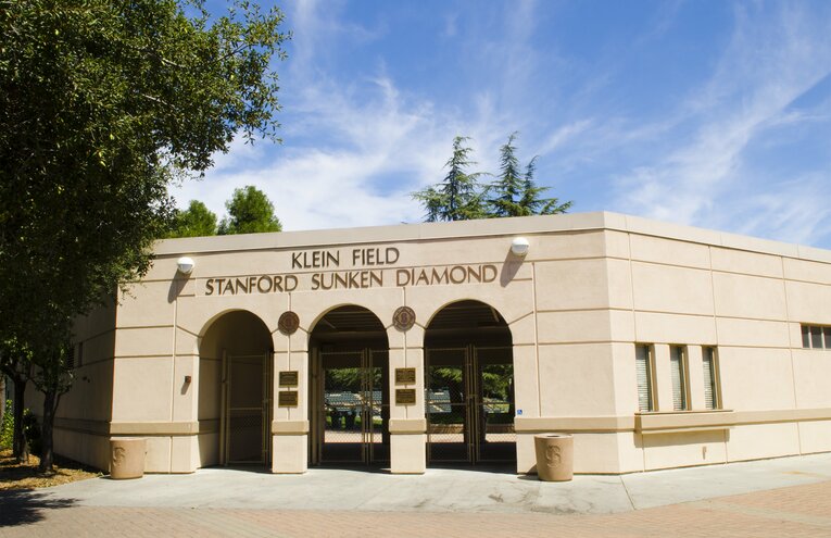 「アメリカの大学で最も美しい野球場」といわれるスタンフォード大の野球部のメインスタジアム　©Getty Images