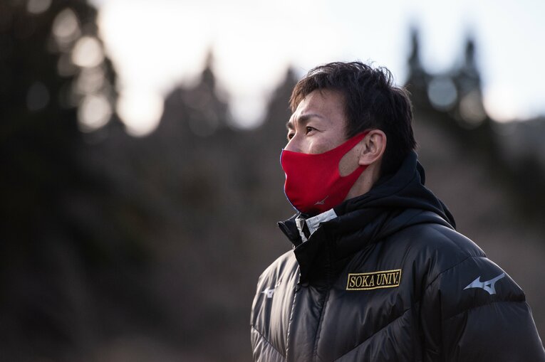 榎木監督　(C)Nanae Suzuki