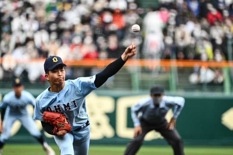 高3時のセンバツ決勝では山田の後を受け力投するも、大阪桐蔭相手に14失点　©Hideki Sugiyama