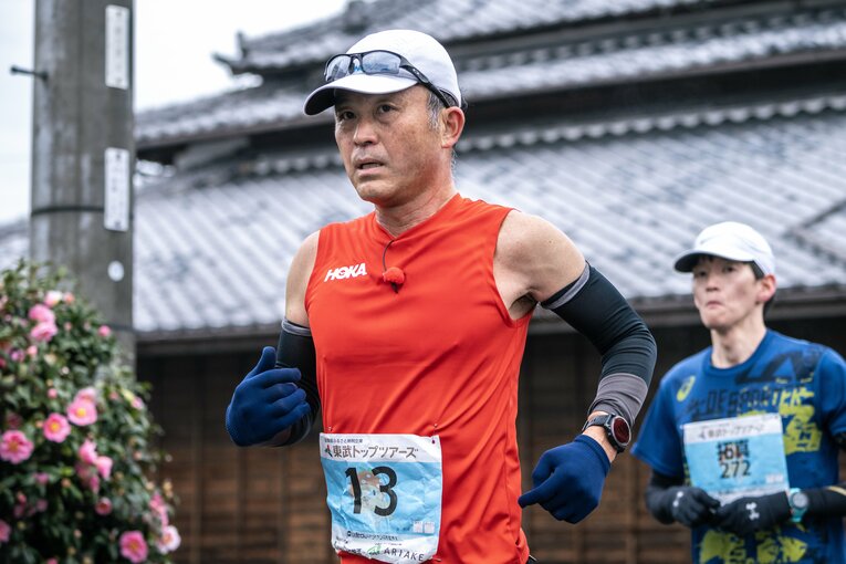 現在も様々なマラソン大会で健脚を披露する金さん。その礎には早大時代の経験が…　©BUNGEISHUNJU