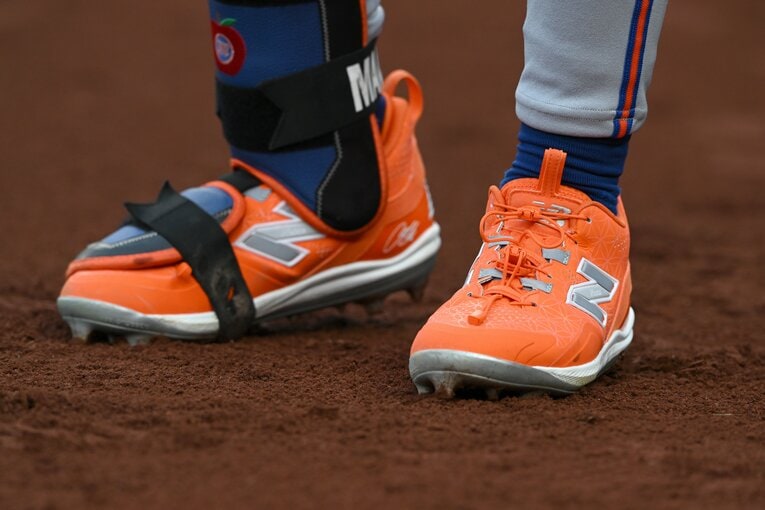 リンドーア（メッツ）が履くニューバランスのスパイク　©Getty Images