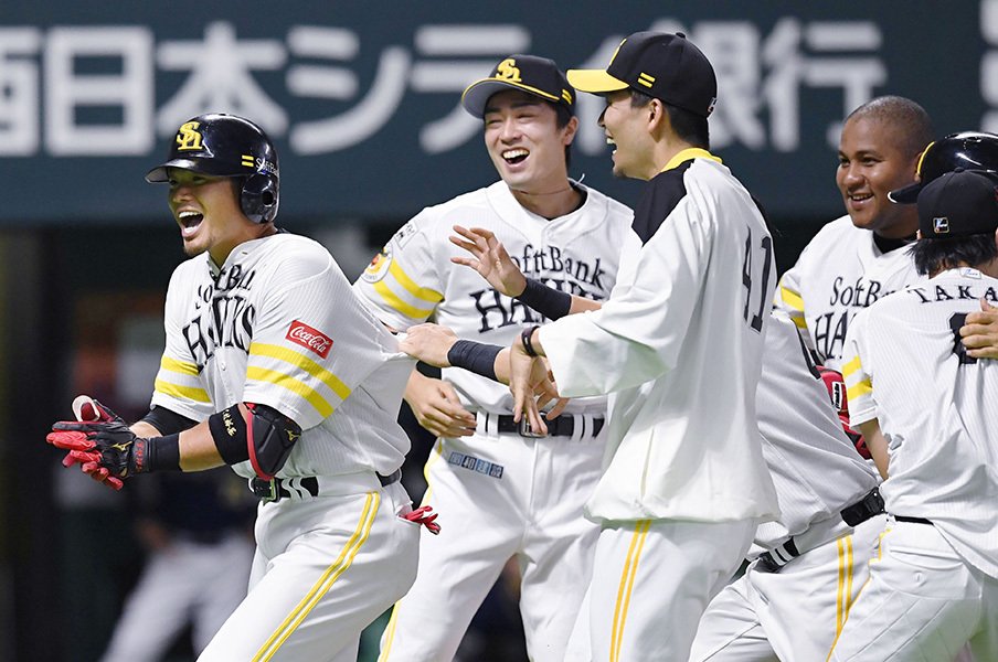 日本一へ「やられたままはイヤ」。千賀滉大、タイトルより登板の信念。<Number Web> photograph by Kyodo News