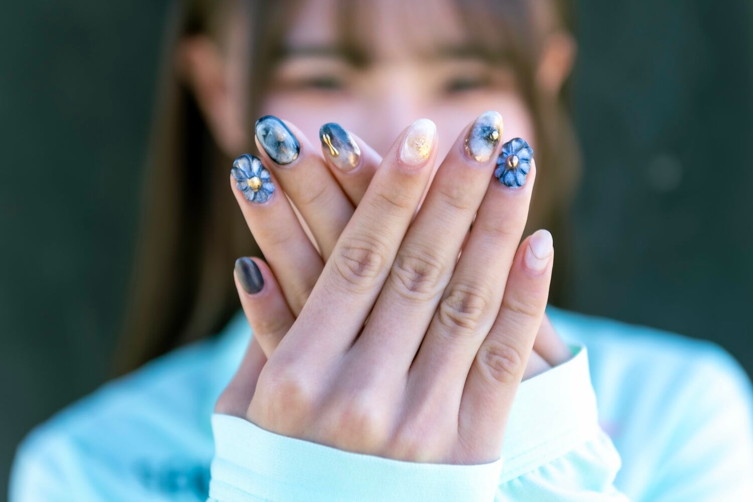 お気に入りのネイルも見せてくれた