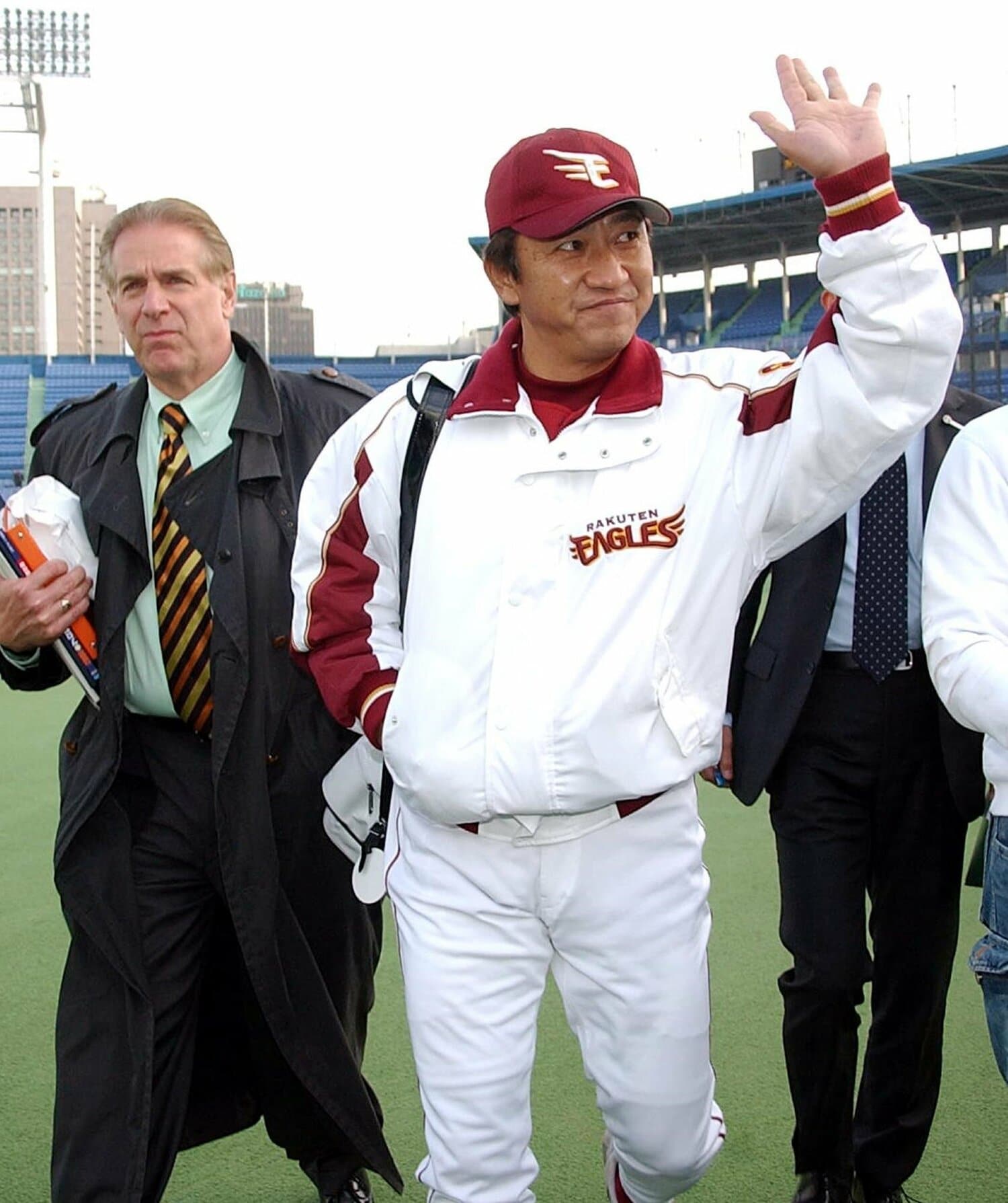 2005年3月オープン戦。田尾監督と楽天初代GMのマーティ・キーナート　©Sankei Shimbun