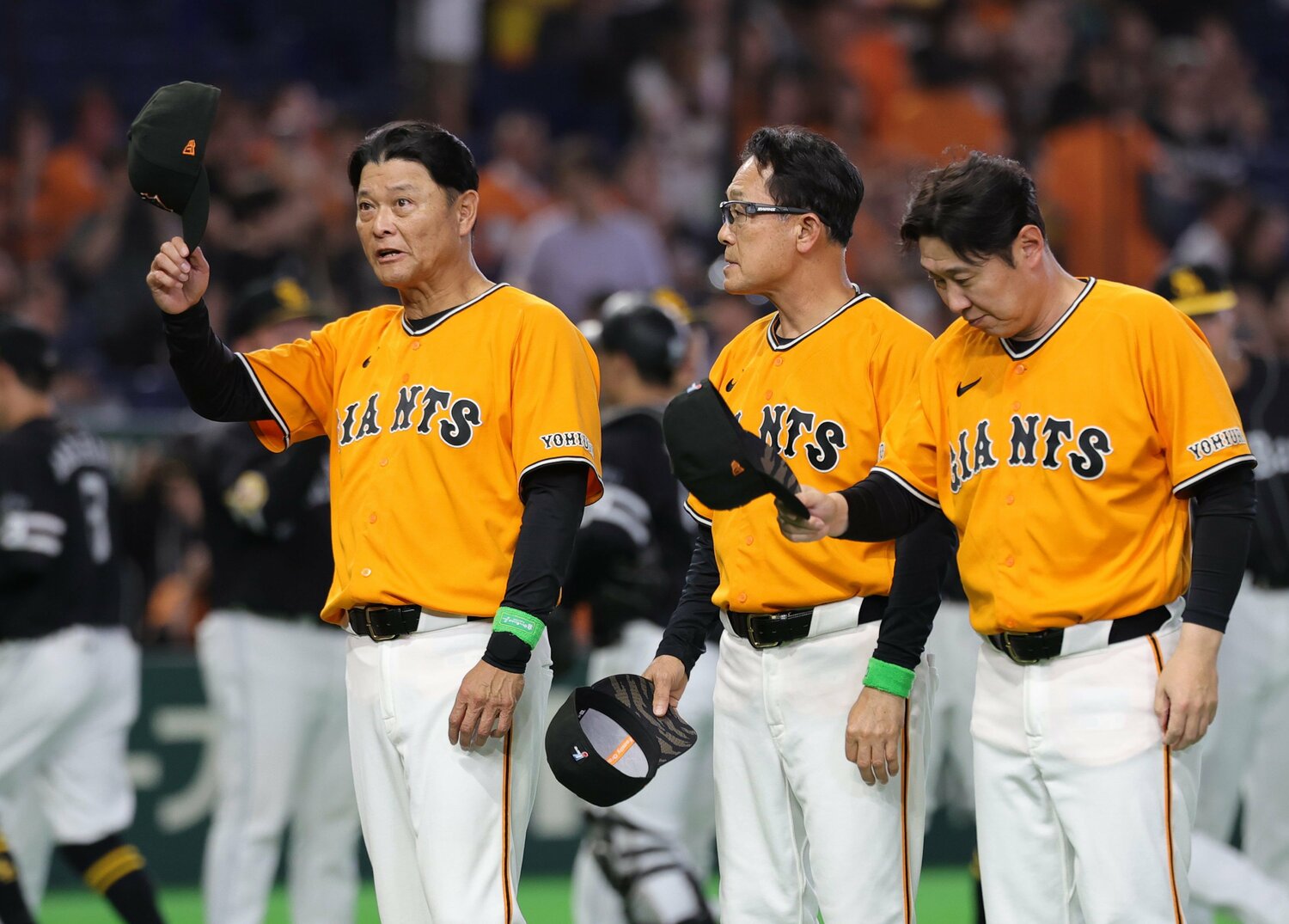 5月26日のソフトバンク戦より巨人の指揮を執ることになった橋上秀樹監督代行　©️JIJI PRESS