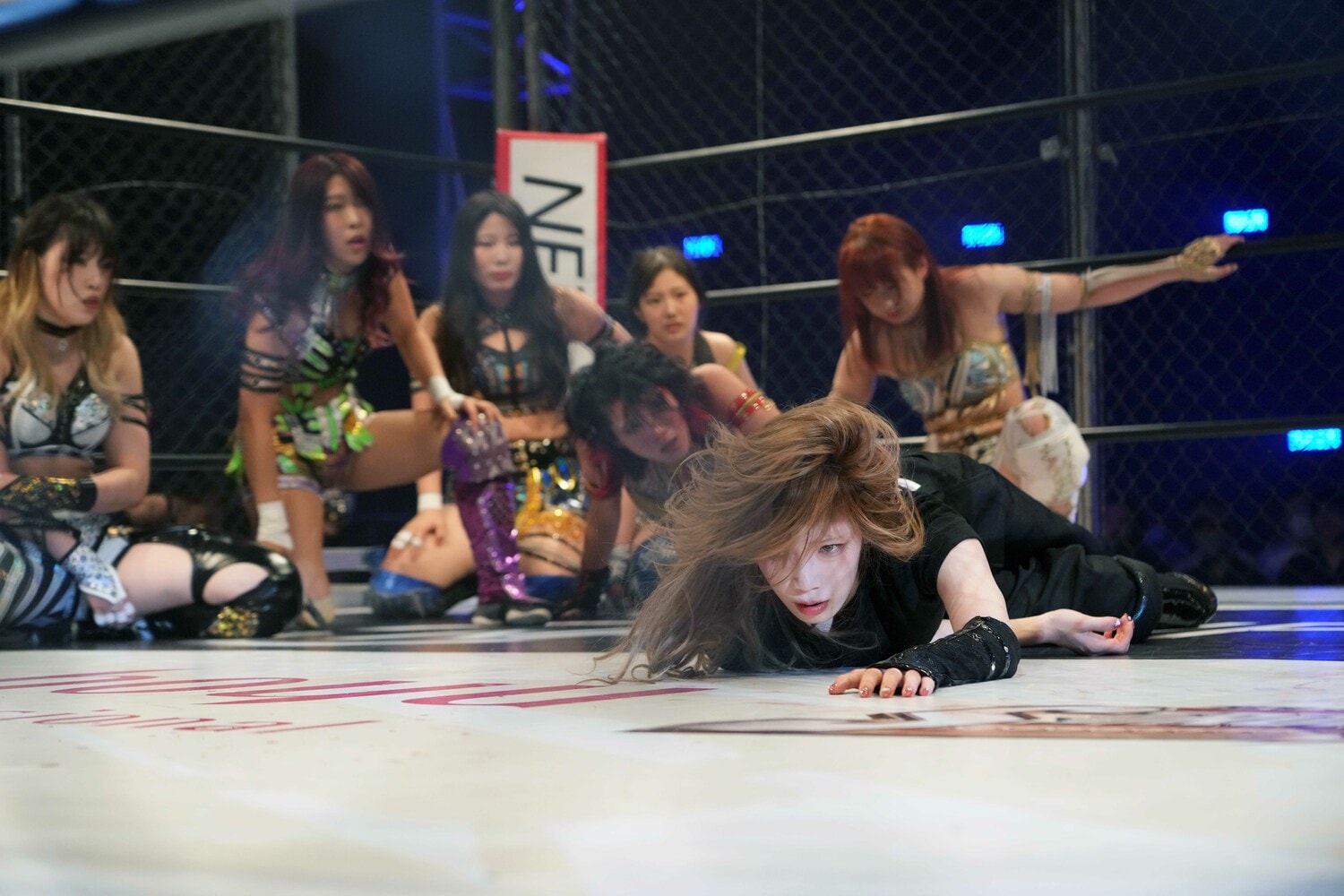 大江戸隊を追放された鹿島沙希はうつろな目でリングを降りた（クリックすると「この記事の写真」に飛びます。流血等の過激な写真を含みますのでご注意ください）