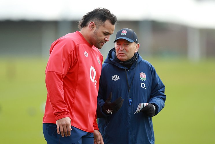 ブニポラに言葉をかけるエディー・ジョーンズ　©Getty Images