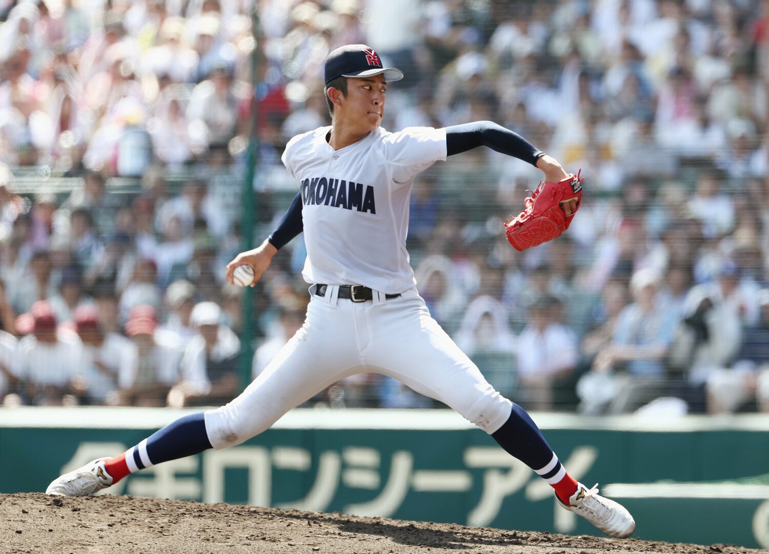 1回戦の沖縄尚学戦で先発した織田 ©JIJI PRESS
