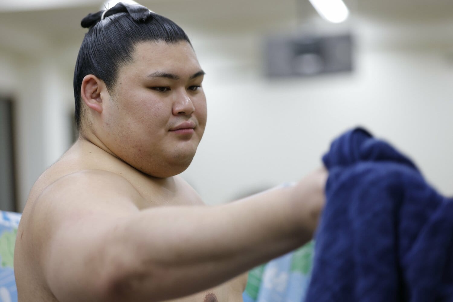 横綱昇進を決めた夏場所、支度部屋での大の里。すでに“綱の貫禄”が漂っていた　©Kiichi Matsumoto/JMPA