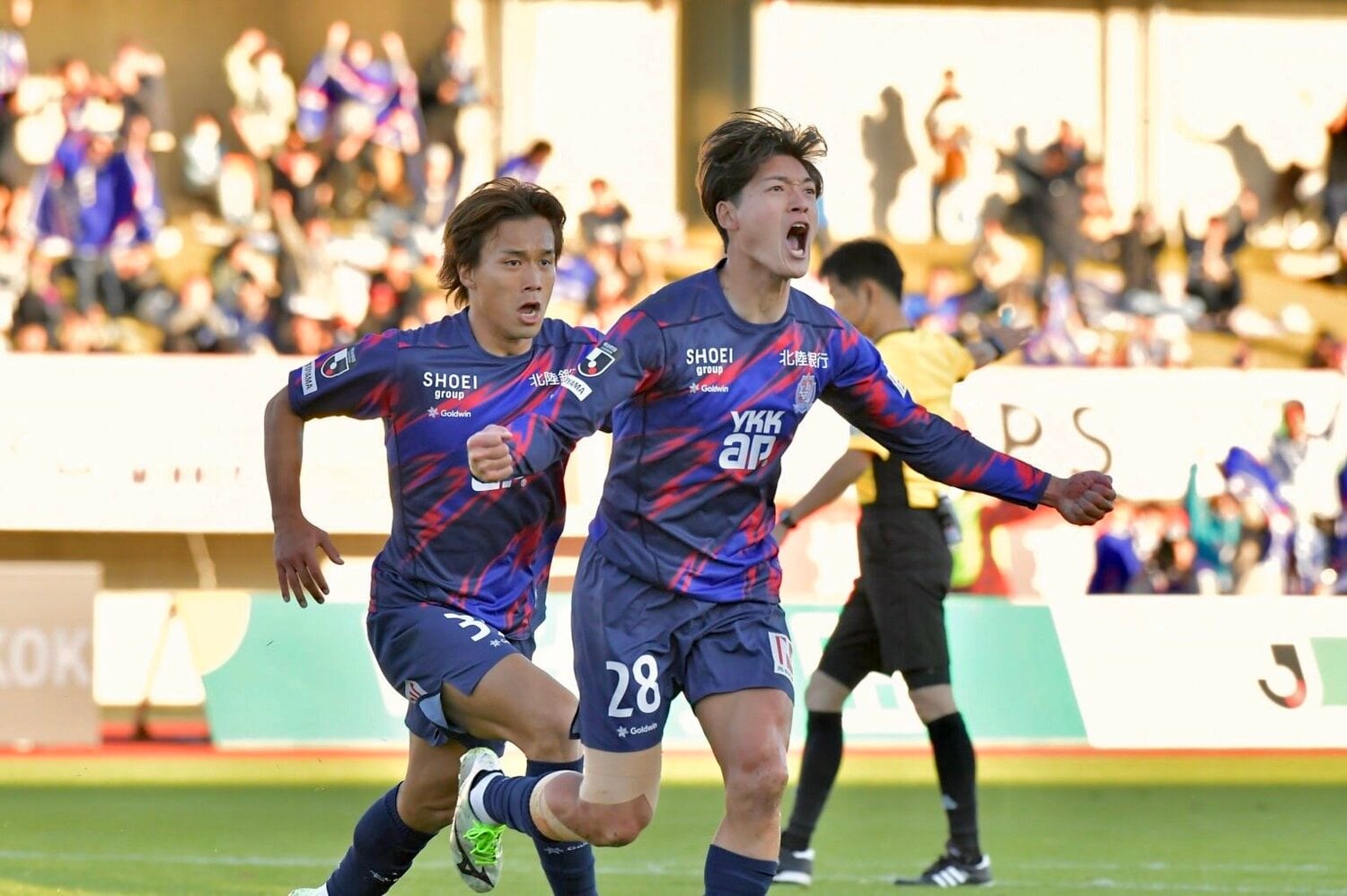 ヘディングで2点目を決めた布施谷翔　©KATALLER TOYAMA