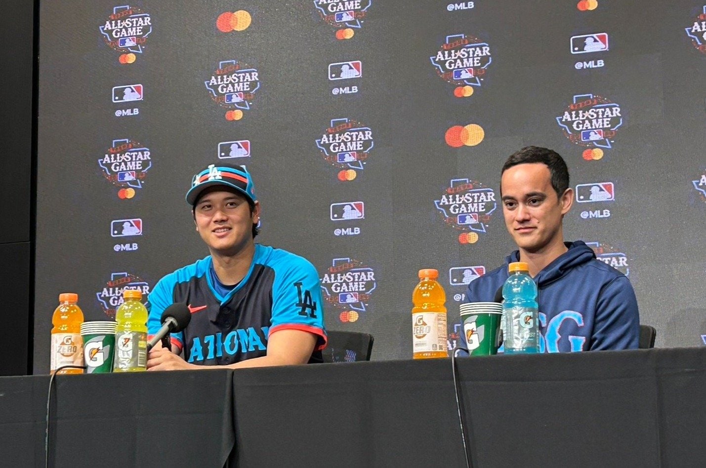 オールスターでの会見。アイアトン通訳と　©Naoyuki Yanagihara