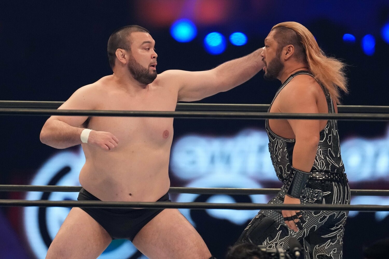 EVILを殴りにいくウルフアロン　©Essei Hara