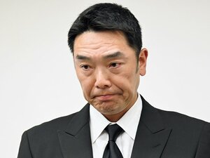 逮捕翌日の辞任劇。阿部慎之助が見せた“涙とケジメ”。