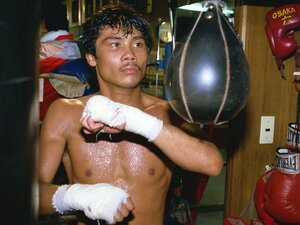 「5度の逮捕、“永久追放”トラブルも…」忘れられた“伝説のボクサー”渡辺二郎とは何者だったのか？「ケンカばかりの中学生」「疑惑の判定で初黒星」