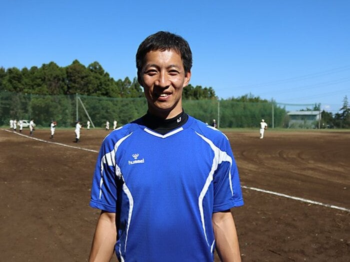 実働3年でケガ続きの戦力外、今も右ひじは曲がったままだが… 元ロッテ守護神が「育成でもプロを経験してほしい」と語るワケ＜Number Web＞ photograph by Kou Hiroo
