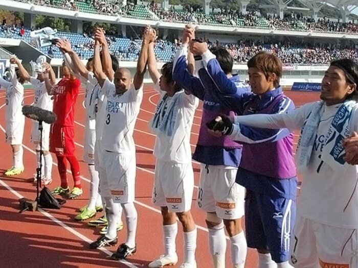 J1昇格プレーオフを巡る死闘90分。アディショナルタイムに笑う者、泣く者。<Number Web> photograph by Kyodo News