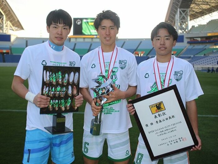 横浜FCオファーに「ついに来たか！」青森山田キーマン古宿理久の向上心。＜Number Web＞ photograph by Takahito Ando